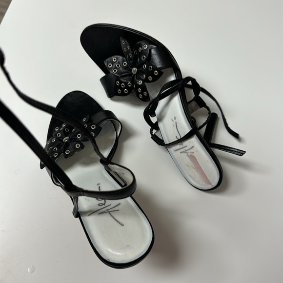 Alec Romance Y2K Leather Strap Heels - Picture 9 of 13